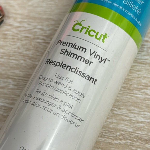 Cricut Premium Vinyl Shimmer GOLD 12” x 48” gold Shimmer - Picture 3 of 6
